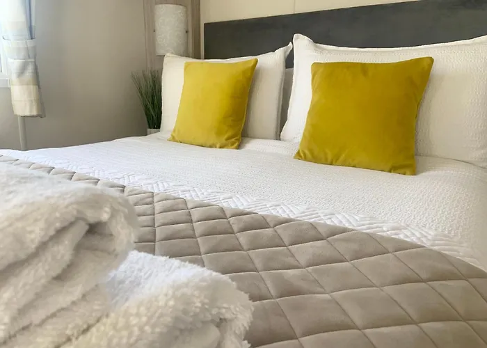 97 Danbury 假日公园