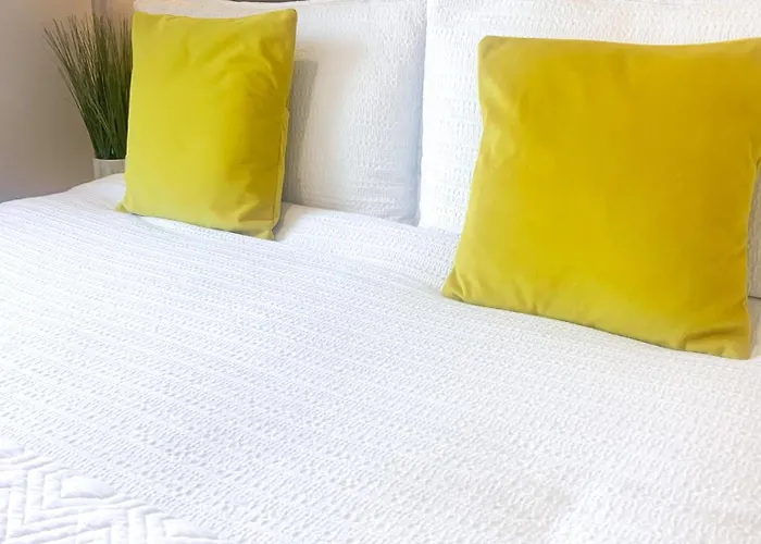 97 Danbury 假日公园