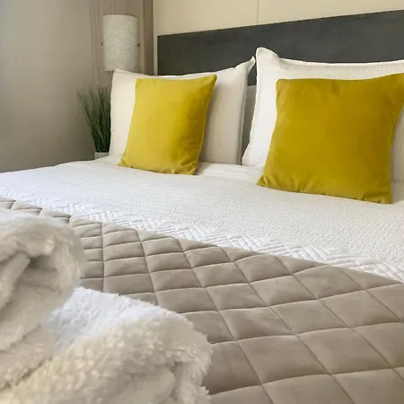 97 Danbury 假日公园